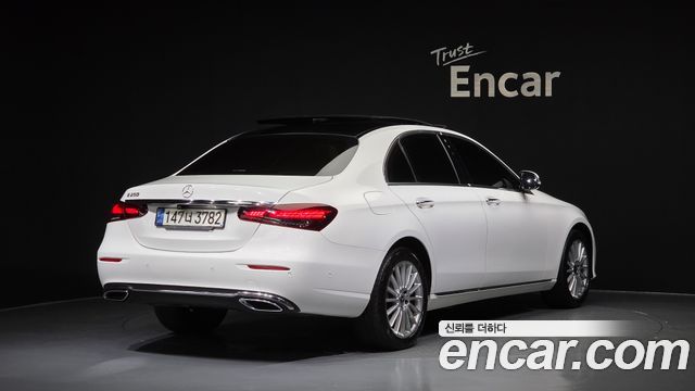 Mercedes-Benz E-Class 2021 — photo 2