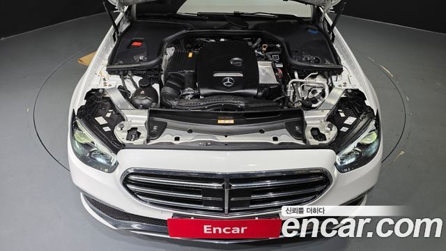Mercedes-Benz E-Class 2021 — photo 6