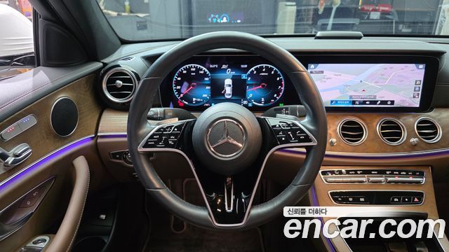 Mercedes-Benz E-Class 2021 — photo 13