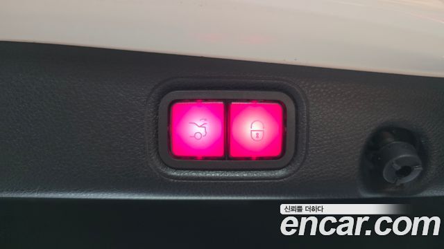 Mercedes-Benz E-Class 2021 — photo 19