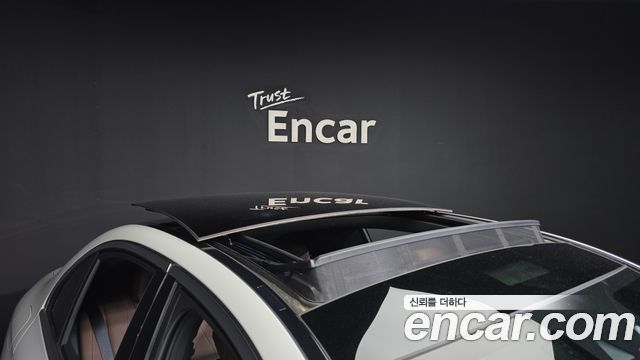 Mercedes-Benz E-Class 2021 — photo 20