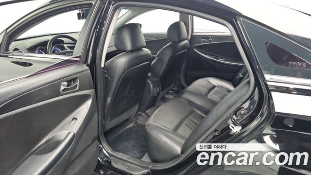 Hyundai Sonata 2013 — photo 18