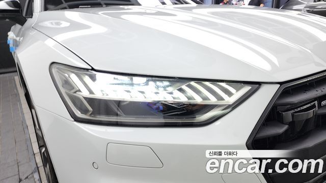 Audi A7 2022 — photo 8