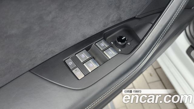 Audi A7 2022 — photo 25