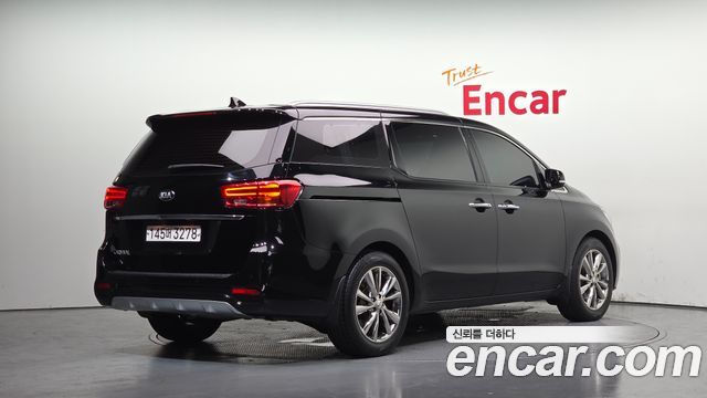 Kia Canival 2019 — photo 2