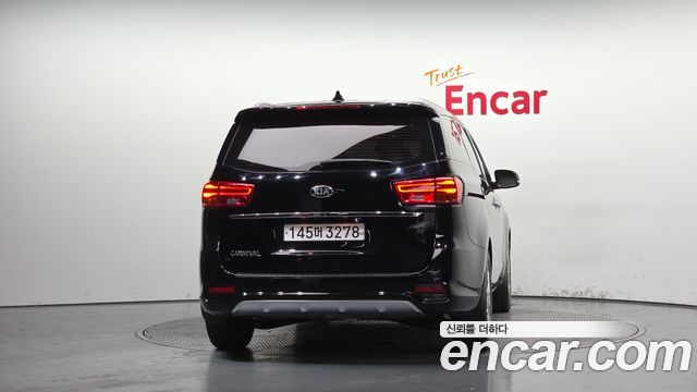 Kia Canival 2019 — photo 4