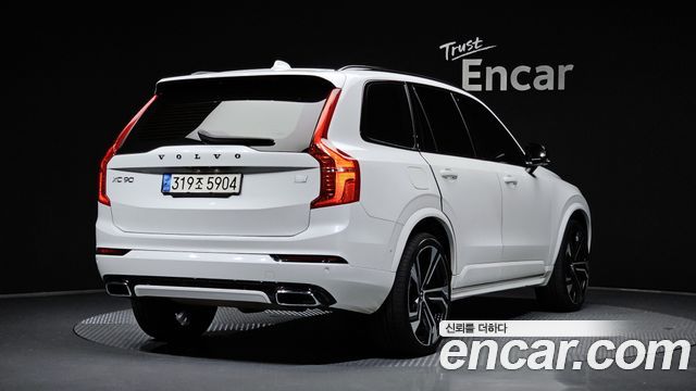 Volvo XC90 2021 — photo 2