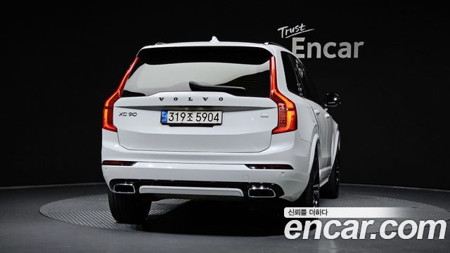 Volvo XC90 2021 — photo 4