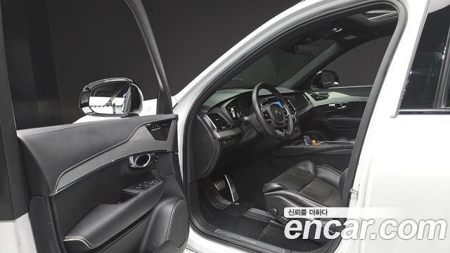 Volvo XC90 2021 — photo 10