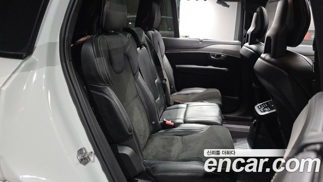 Volvo XC90 2021 — photo 11