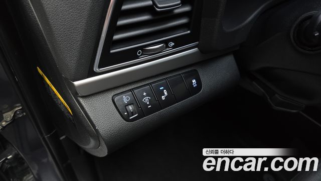 Hyundai AVANTE 2016 — photo 16