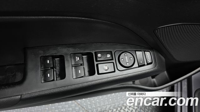 Hyundai AVANTE 2016 — photo 17