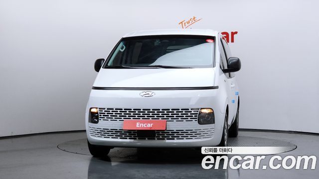 Hyundai Staria 2023 — photo 3