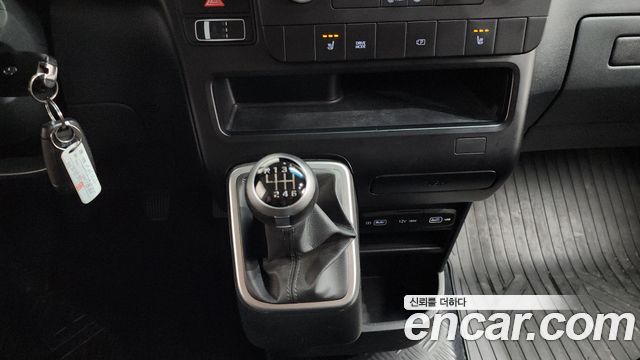Hyundai Staria 2023 — photo 12