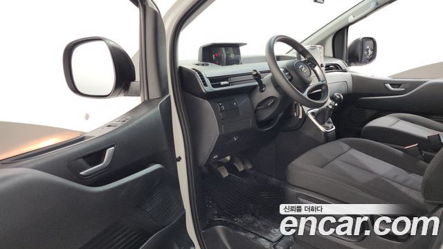 Hyundai Staria 2023 — photo 13