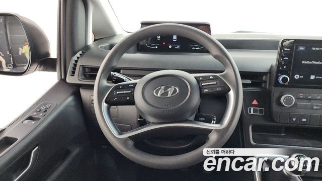 Hyundai Staria 2023 — photo 19