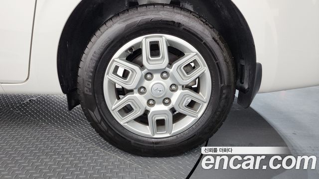 Hyundai Staria 2023 — photo 7