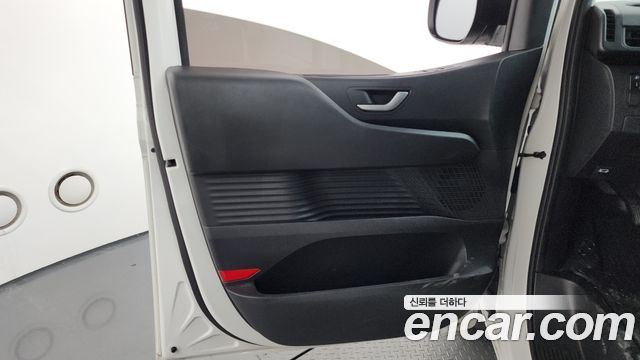 Hyundai Staria 2023 — photo 14