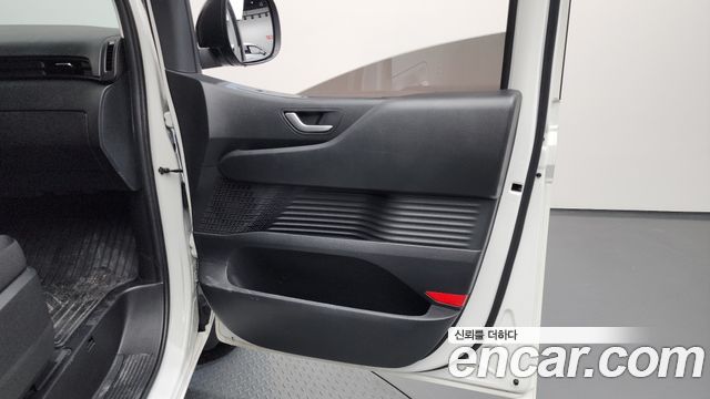 Hyundai Staria 2023 — photo 15