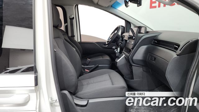 Hyundai Staria 2023 — photo 16