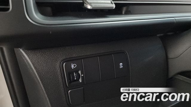 Hyundai Staria 2023 — photo 27