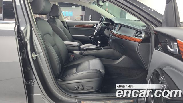 Kia K7 2016 — photo 11