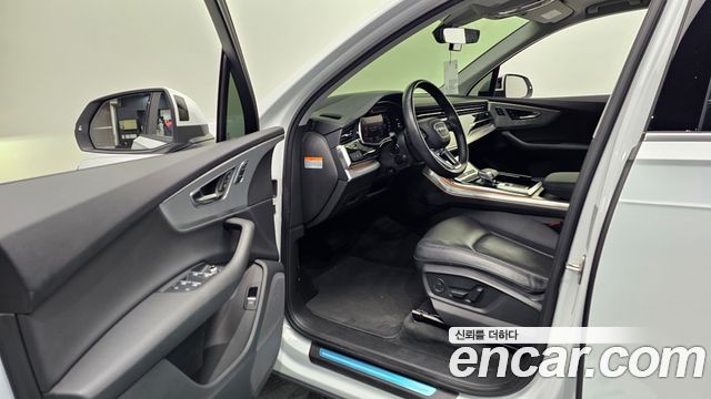 Audi Q7 2021 — photo 13