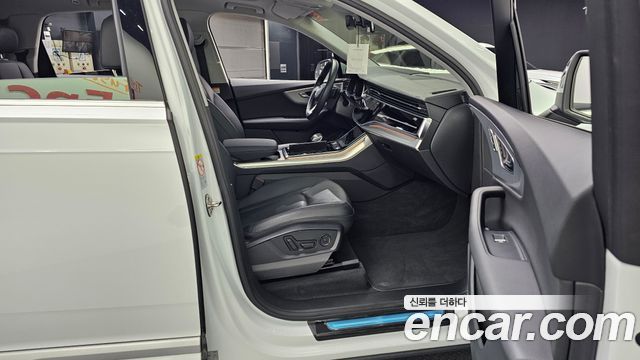 Audi Q7 2021 — photo 17