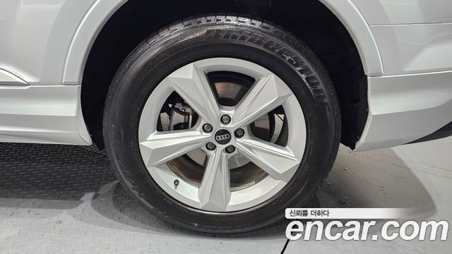 Audi Q7 2021 — photo 7