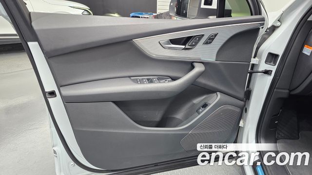 Audi Q7 2021 — photo 14