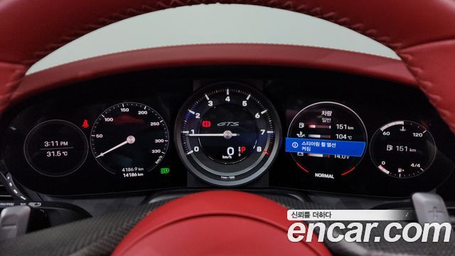 Porsche 911 2023 — photo 11