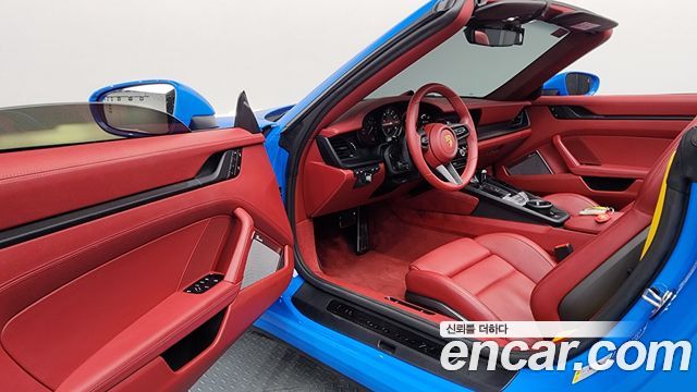 Porsche 911 2023 — photo 13