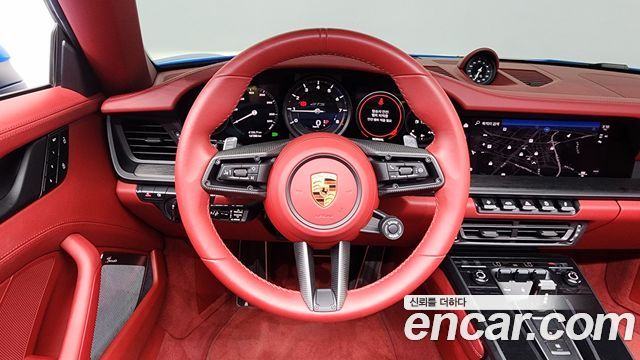 Porsche 911 2023 — photo 18