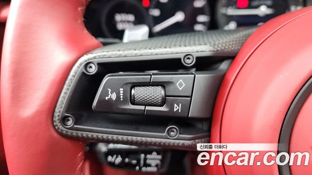 Porsche 911 2023 — photo 22