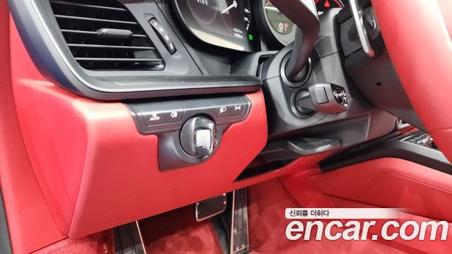 Porsche 911 2023 — photo 28