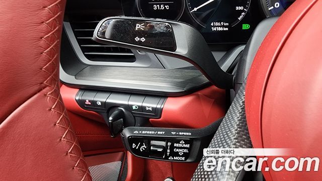 Porsche 911 2023 — photo 30