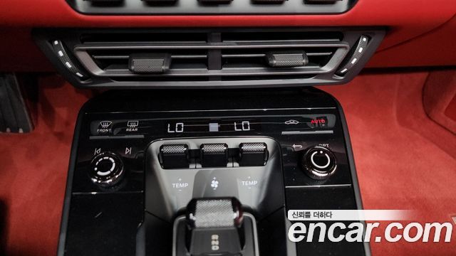 Porsche 911 2023 — photo 32