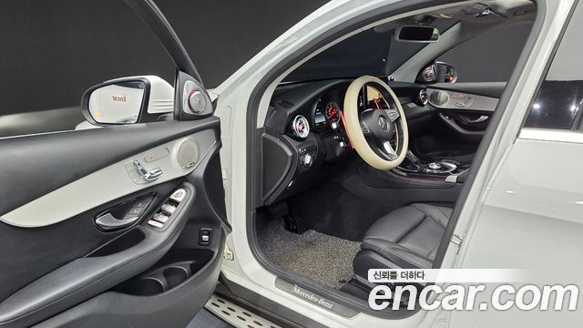 Mercedes-Benz GLC-Class 2017 — photo 10