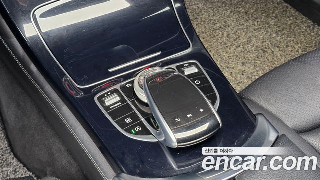 Mercedes-Benz GLC-Class 2017 — photo 18