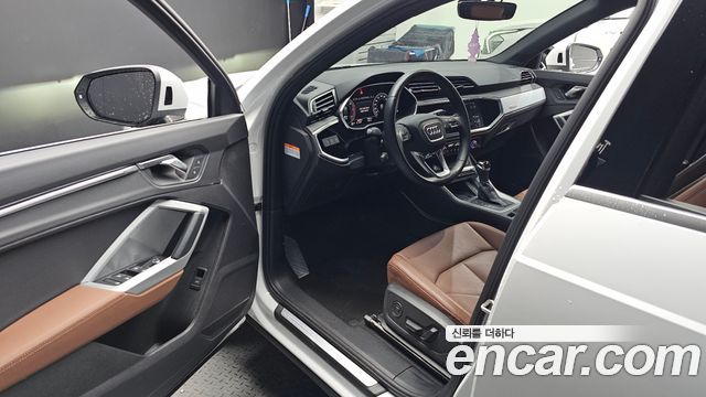 Audi Q3 2020 — photo 13