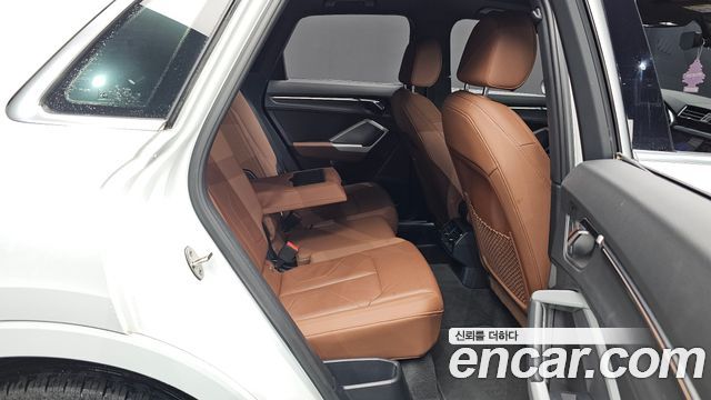 Audi Q3 2020 — photo 17