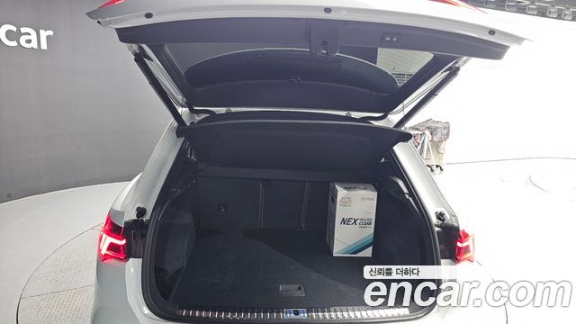 Audi Q3 2020 — photo 26