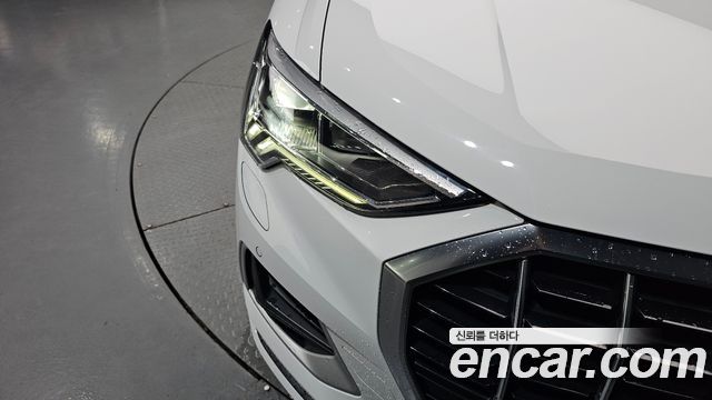 Audi Q3 2020 — photo 8