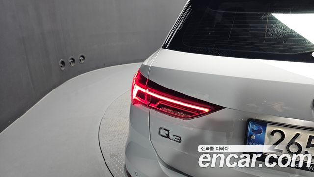 Audi Q3 2020 — photo 9