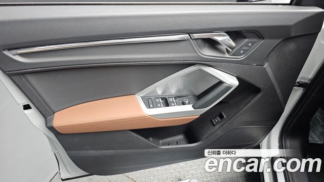 Audi Q3 2020 — photo 14