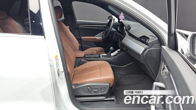 Audi Q3 2020 — photo 16