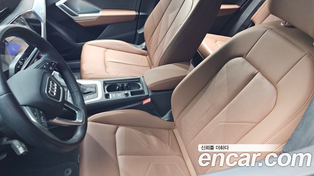 Audi Q3 2020 — photo 27