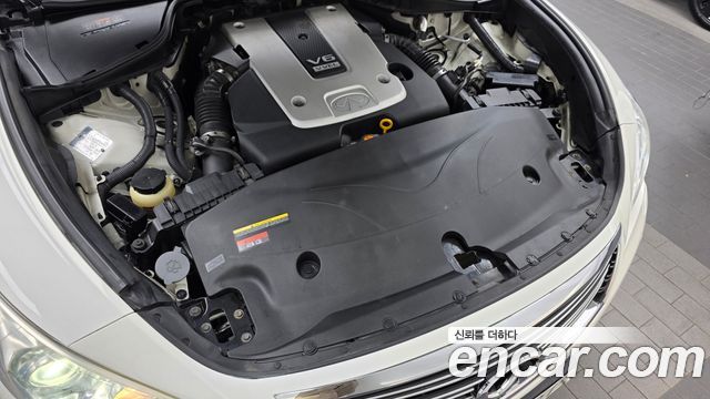 Infiniti M 2011 — photo 6