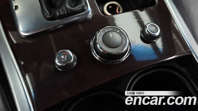 Infiniti M 2011 — photo 18