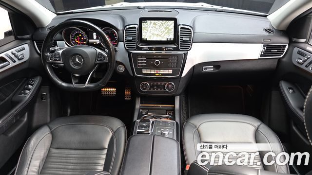 Mercedes-Benz GLE-Class 2018 — photo 7